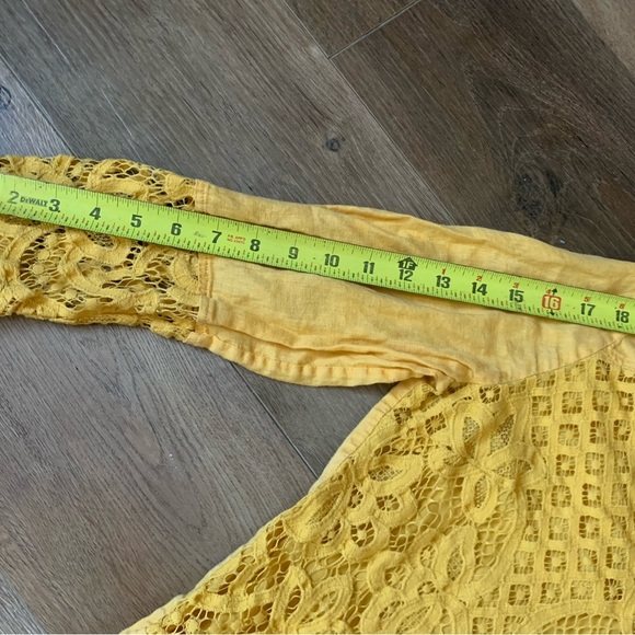 CHICO Yellow Lace Tunic Top - Picture 4 of 8